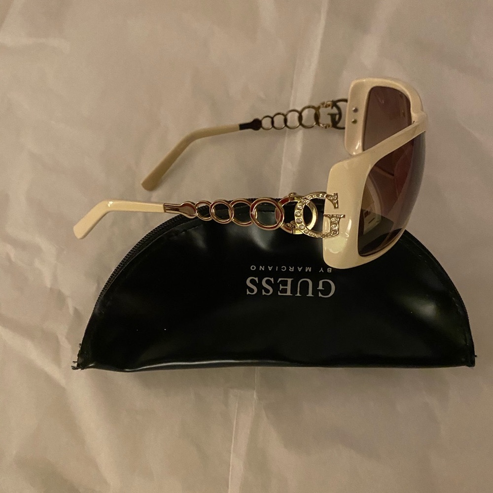 Guess by Marciano fancy sunglasses